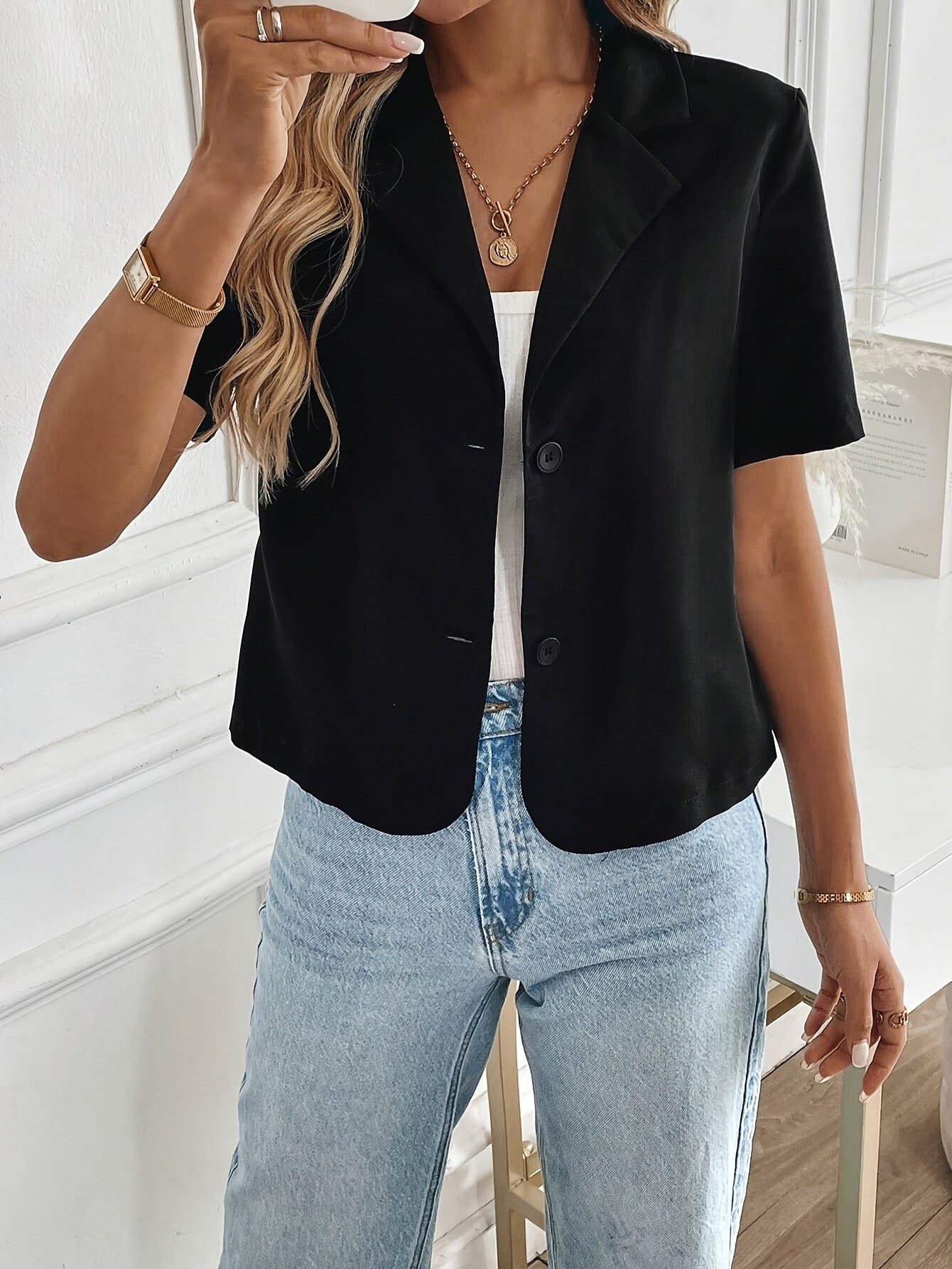 Blazer Elegante Corto para Mujeres con Solapa de Muesca, Manga Corta, Botón Frontal, Estilo Casual Relajado