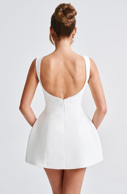 Vestido Mini Elegante con Ribete de Perlas y Lazo para Mujeres con Cuello Barco Sin Mangas Estilo Cóctel