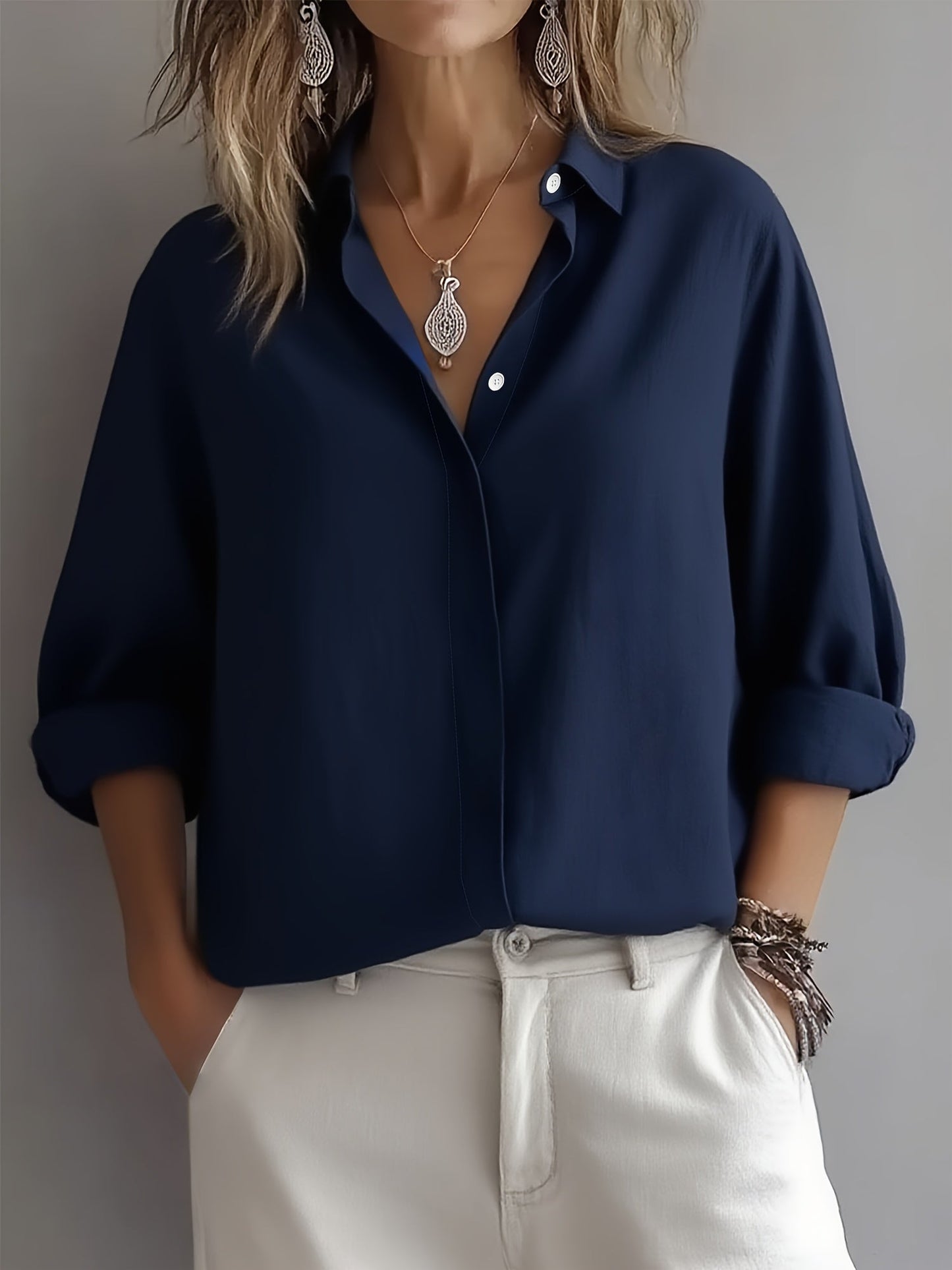 Blusa de Satén Elegante para Mujeres con Cuello, Manga Larga, Botón Frontal y Estilo Relajado