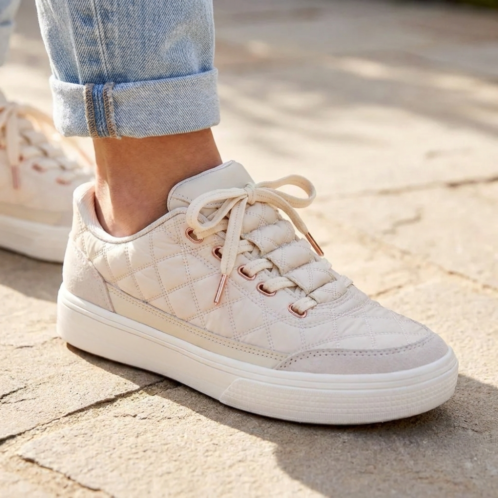 Zapatillas Cómodas para Mujeres con Panel de Ante Acolchado y Estilo Bajo con Suela de Copa