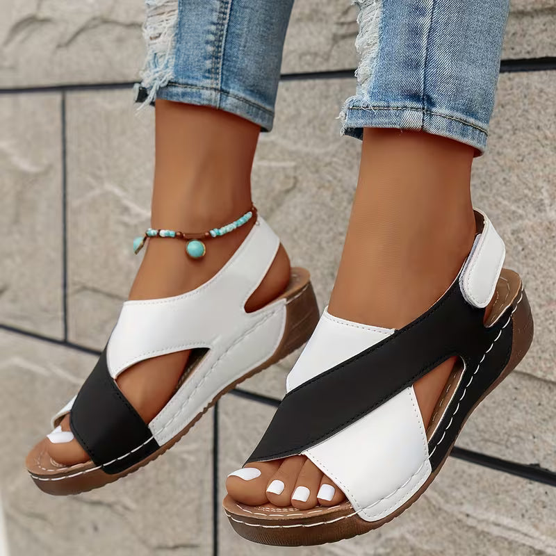Sandalias de cuña elegantes para mujeres con tira cruzada y punta abierta, estilo slip-on con plataforma