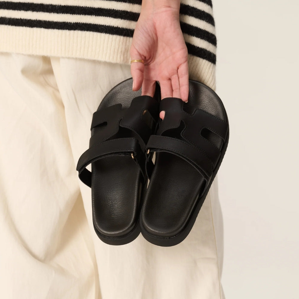 Sandalias de Deslizamiento Cómodas para Mujeres con Correa Ancha Cortada y Plantilla Acolchada Estilo Abierto