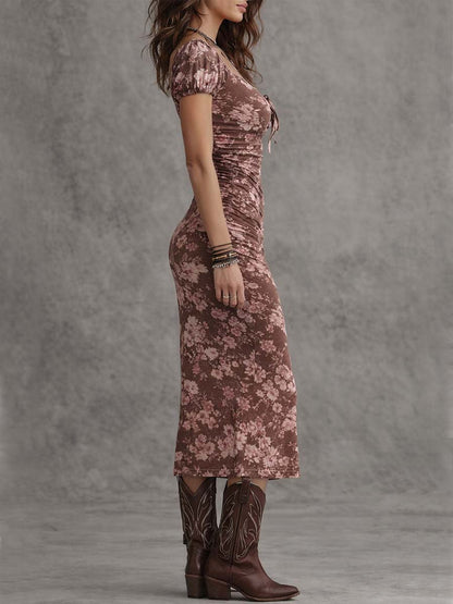 Vestido Midi Floral Rosa Marrón Sin Esfuerzo para Mujeres con Escote Corazón, Manga Corta, Cuerpo Ajustado y Alta Rendija