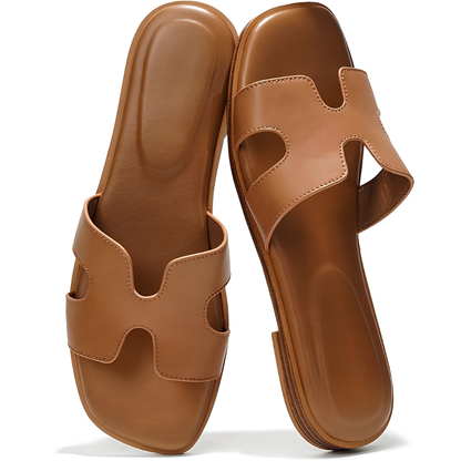 Sandalias de Cuero Cómodas para Mujeres con Correa Recortada y Punta Cuadrada, Estilo Plano