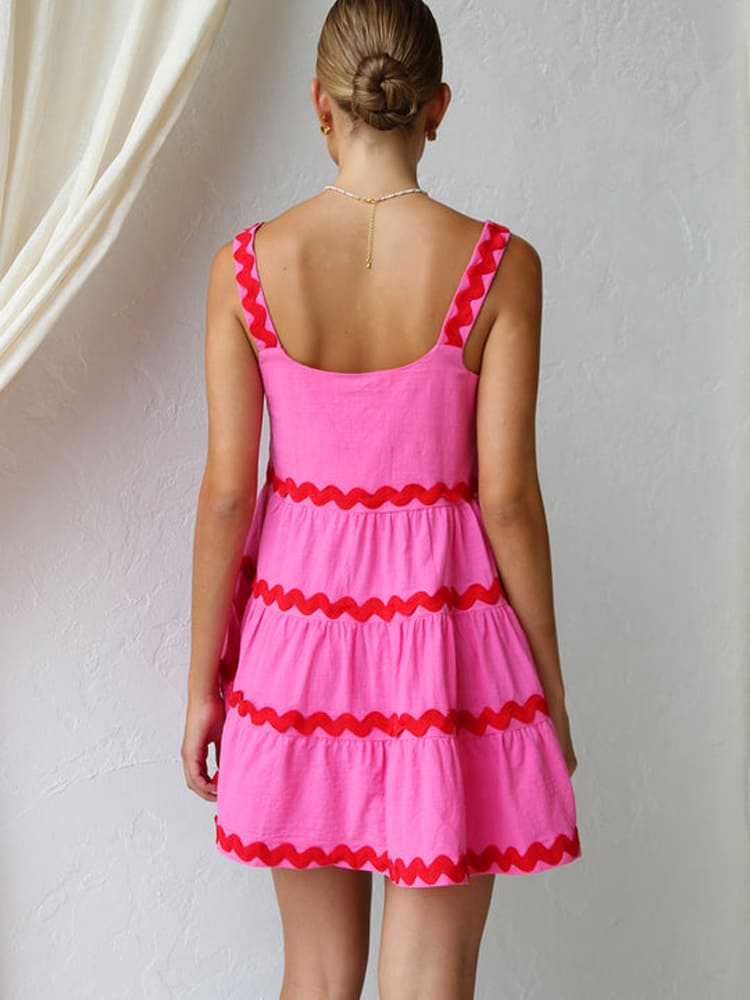 Vestido Mini de Ric Rac en Capas Sin Mangas para Mujeres con Escote Cuadrado y Volantes de Estilo Bohemio