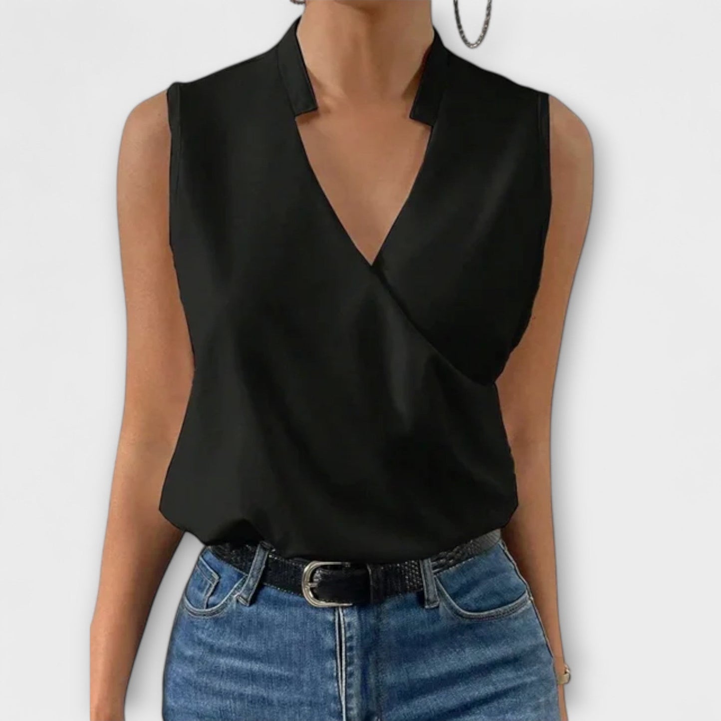 Blusa Elegante de Satén para Mujeres con Escote en V, Sin Mangas y Estilo Drapado