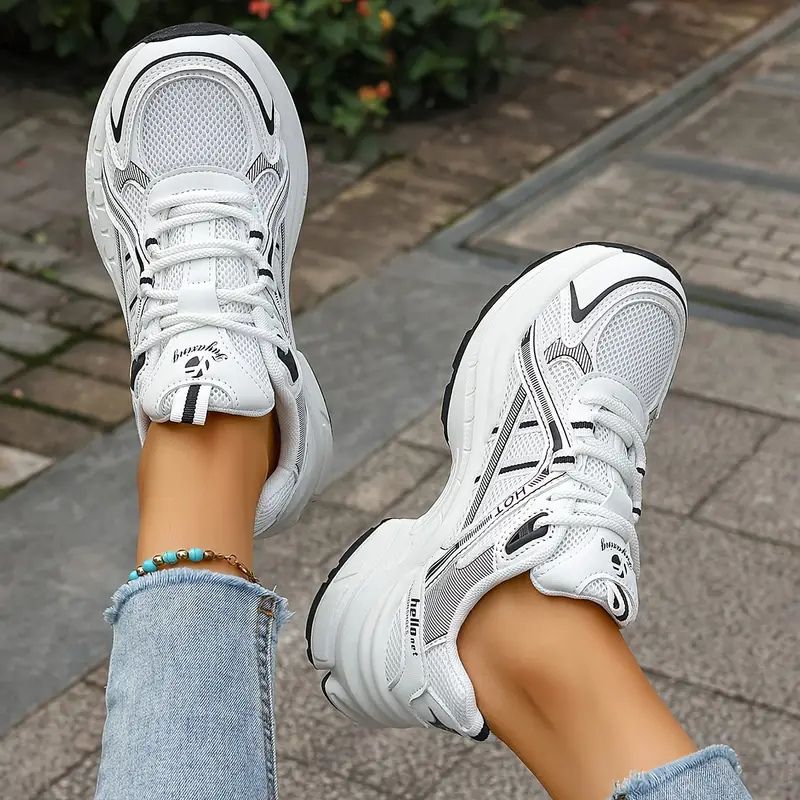 Zapatillas Cómodas para Mujeres con Panel de Malla, Cordones y Suela Chunky de Estilo Retro