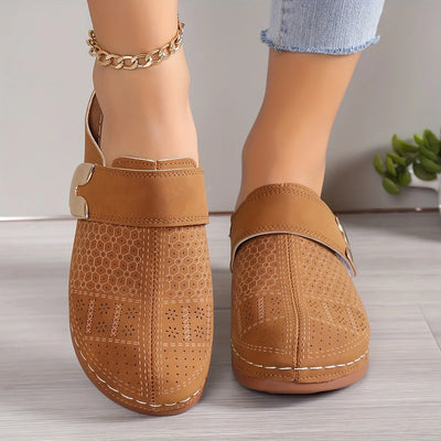 Mulas Cómodas para Mujeres con Detalle de Hebilla, Punta Cerrada, Suela Suave, Estilo Sin Tacón