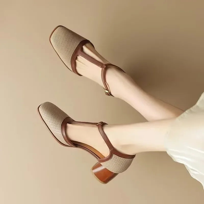 Elegantes Tacones Mary Jane de Cuero Perforado para Mujeres con Punta Cuadrada y Estilo de T Strap con Hebilla y Tacón Bloque