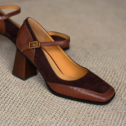 Elegantes Zapatos de Tacón Mary Jane de Cuero Suede para Mujeres con Correa de Hebilla y Detalle Brogue en Tacón Bloque Estilo Casual