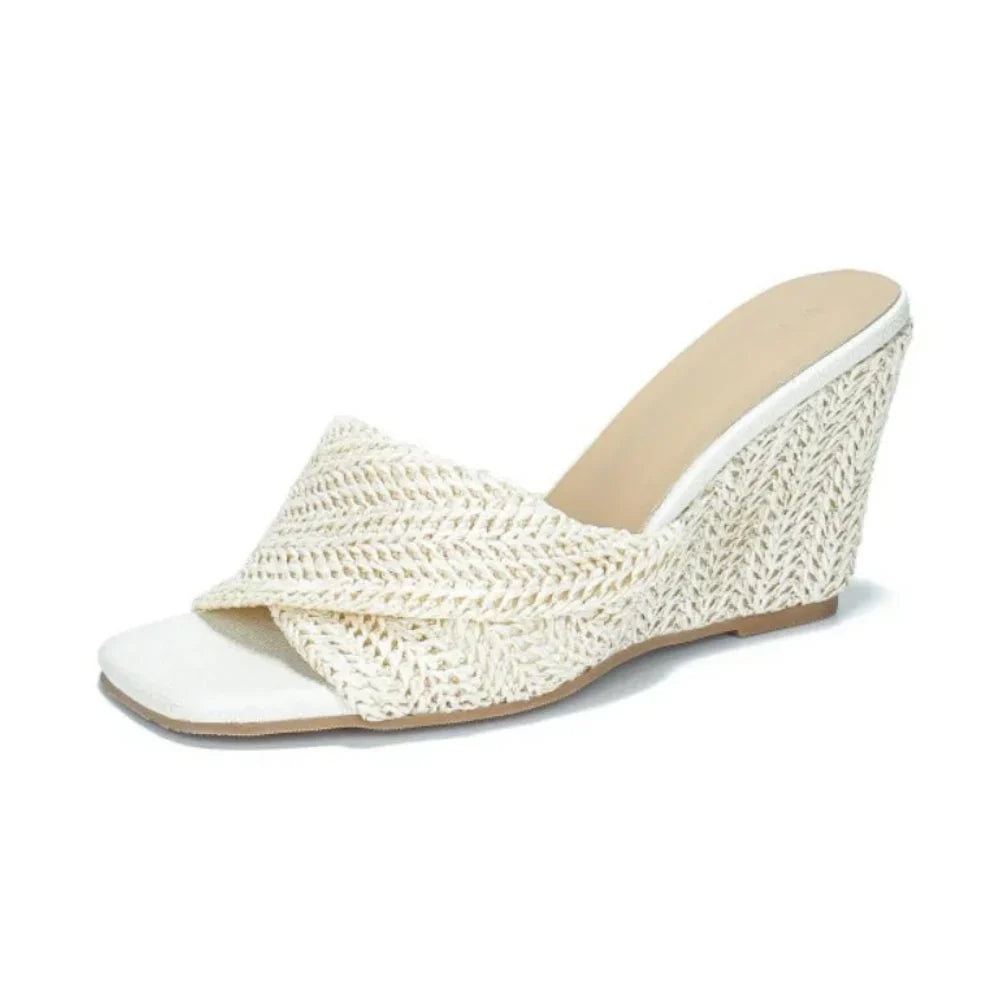 Sandalía de Cuña de Rafía Tejida con Estilo para Mujeres con Tira Trenzada Abierta en los Dedos y Plataforma