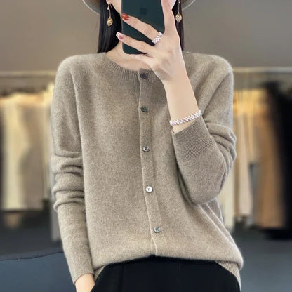 Suéter Cardigan Cómodo para Mujeres con Cuello Redondo, Manga Larga, Botones en la Parte Frontal y Estilo Relajado de Punto
