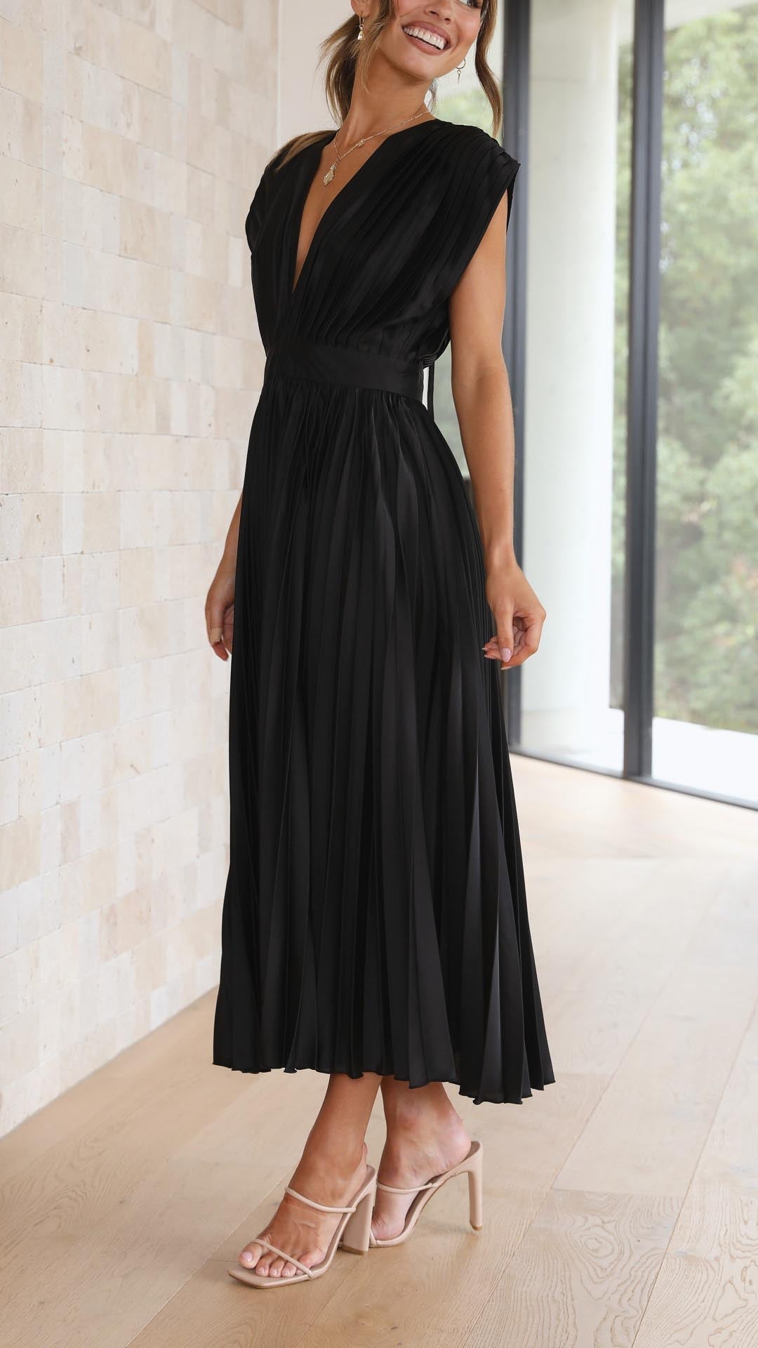 Vestido Midi de Satén Plisado Elegante para Mujeres con Escote en V, Manga Capa y Cintura Ajustada