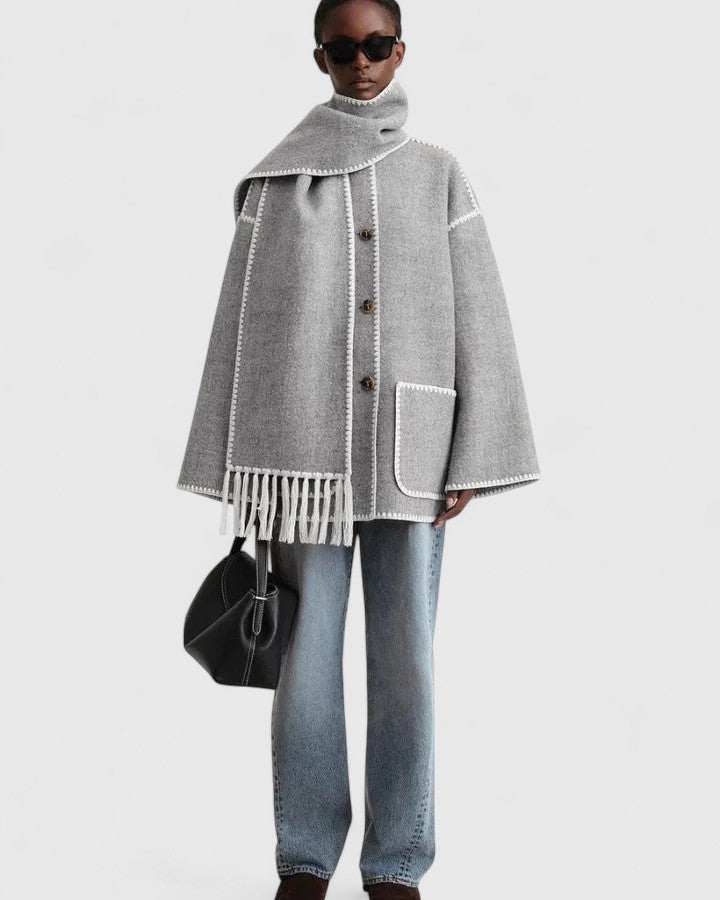 Elegante Capa de Lana para Mujeres con Cuello de Bufanda, Manga Larga, Costura a Mano y Flecos en Estilo Oversized