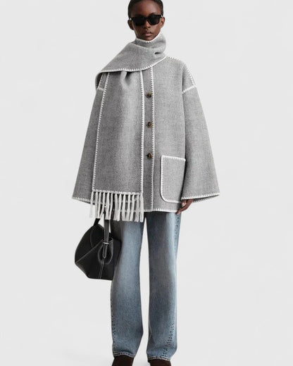 Elegante Capa de Lana para Mujeres con Cuello de Bufanda, Manga Larga, Costura a Mano y Flecos en Estilo Oversized