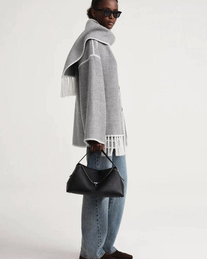 Elegante Capa de Lana para Mujeres con Cuello de Bufanda, Manga Larga, Costura a Mano y Flecos en Estilo Oversized