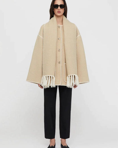Elegante Capa de Lana para Mujeres con Cuello de Bufanda, Manga Larga, Costura a Mano y Flecos en Estilo Oversized