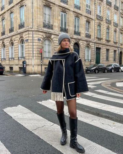 Elegante Capa de Lana para Mujeres con Cuello de Bufanda, Manga Larga, Costura a Mano y Flecos en Estilo Oversized