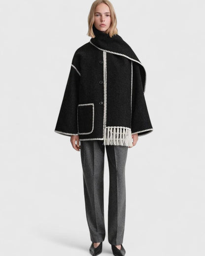 Elegante Capa de Lana para Mujeres con Cuello de Bufanda, Manga Larga, Costura a Mano y Flecos en Estilo Oversized