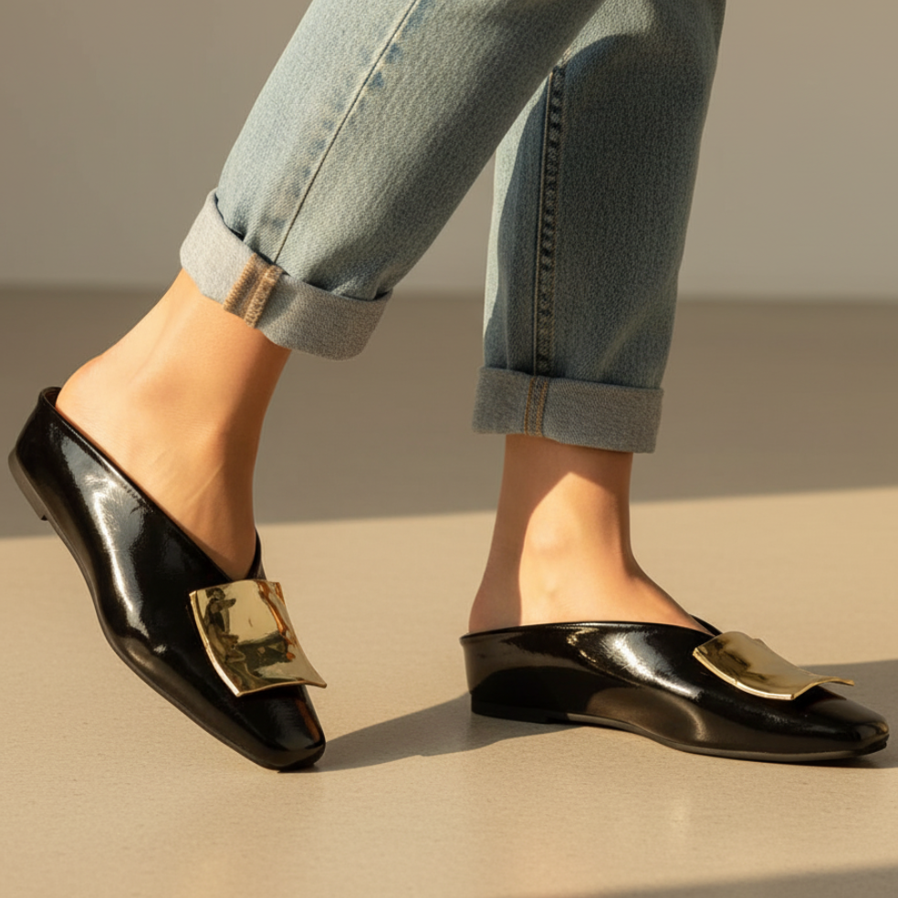 Mule Flats Elegantes de Cuero para Mujeres con Punta Cuadrada y Hebilla Dorada, Estilo Sin Talón y Fácil de Poner