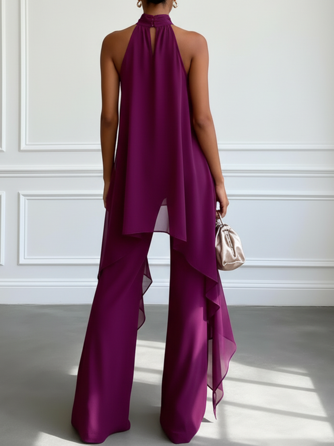 Conjunto Elegante de Chifón Púrpura de Dos Piezas para Mujeres con Cuello Halter Alto y Pantalones de Pierna Ancha Estilo Formal