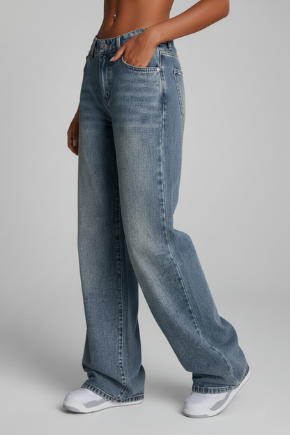 Jeans Azules Elegantes para Mujeres con Tiro Medio, Corte Amplio y Estilo Casual de Cinco Bolsillos