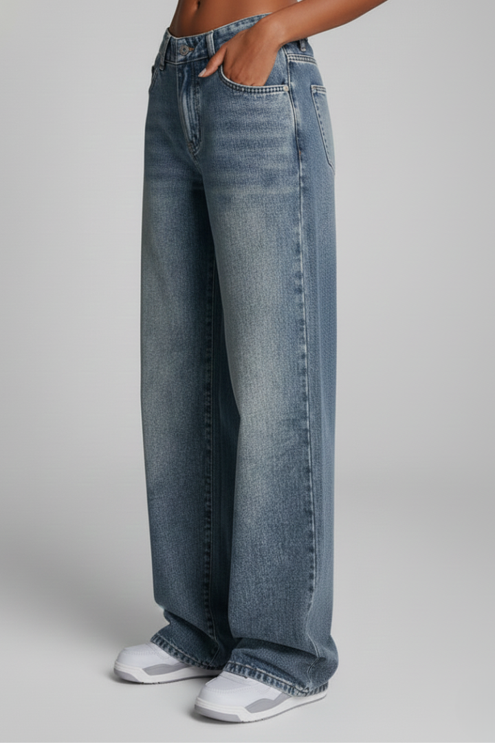 Jeans Azules Elegantes para Mujeres con Tiro Medio, Corte Amplio y Estilo Casual de Cinco Bolsillos