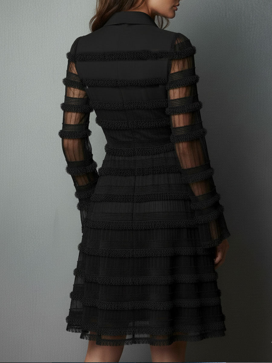 Elegante Mini Vestido Negro con Flecos para Mujeres con Cuello en V y Mangas de Campana, Estilo Ajustado y Acampanado