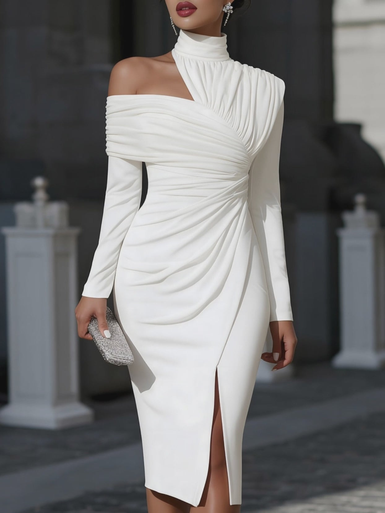 Elegante Vestido Midi Arrugado Blanco para Mujeres con Cuello Halter y Mangas Largas Off Shoulder Estilo Bodycon Cóctel