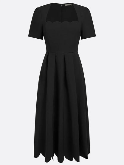 Elegante Vestido Midi Negro para Mujeres con Escote Corazón con Borde Ondulado, Manga Corta, Estilo Fit and Flare para Cócteles