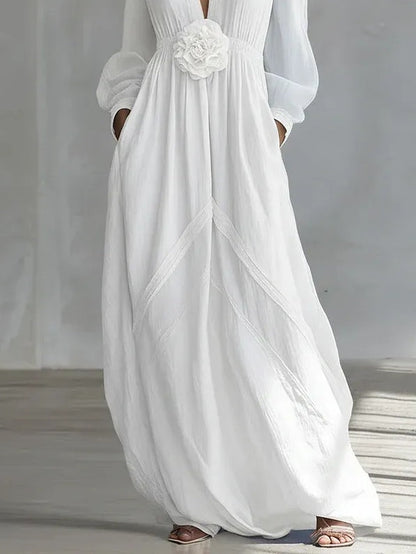 Elegante Vestido Maxi Blanco para Mujeres con Escote en V, Mangas de Linterna y Apliques Florales en Estilo Fluido