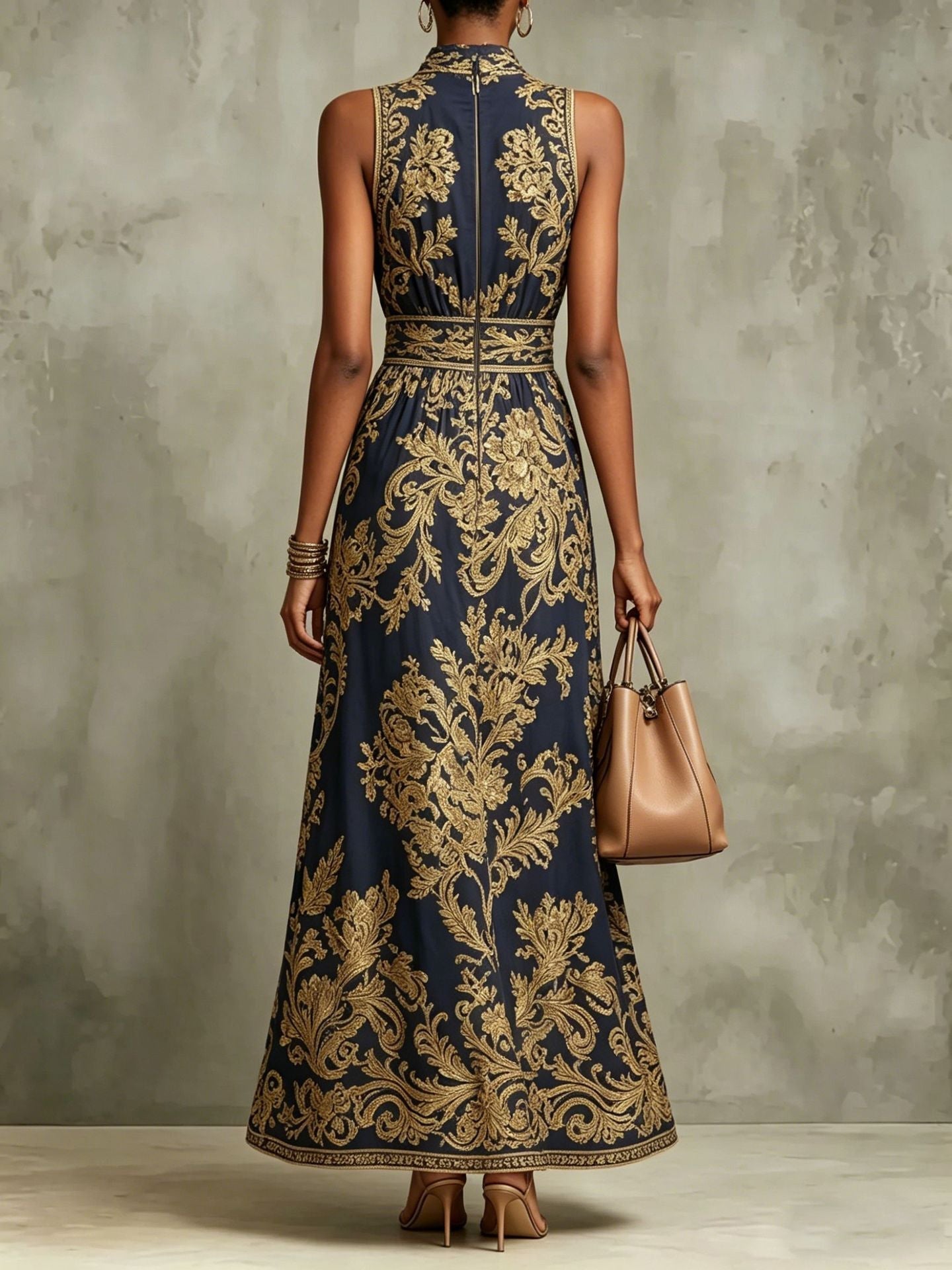 Vestido Maxi de Impresión Barroca Elegante en Color Marino para Mujeres con Cuello Alto, Sin Mangas, Estilo Arrugado y Fluido para Invitadas de Boda