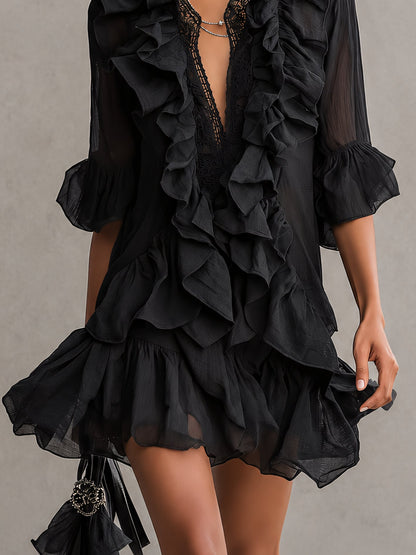 Elegante Vestido Mini Negro con Volantes para Mujeres con Escote en V y Mangas de Campana con Detalle de Encaje