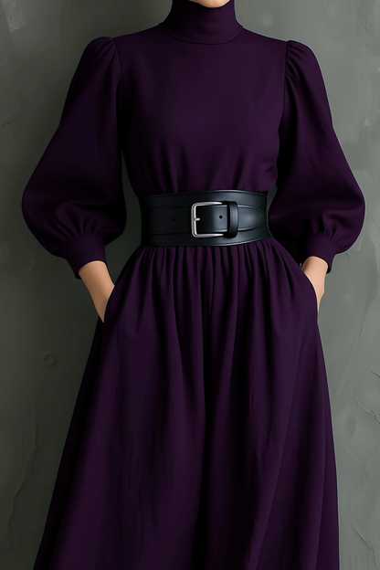Elegante Maxi Vestido Morado Oscuro para Mujeres con Cuello Alto, Manga Obispo y Cinturón