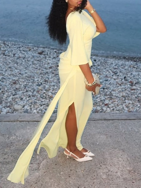 Vestido Maxi Amarillo Elegante para Mujeres con Cuello Alto, Manga Murciélago, Espalda Descubierta y Estilo con Abertura