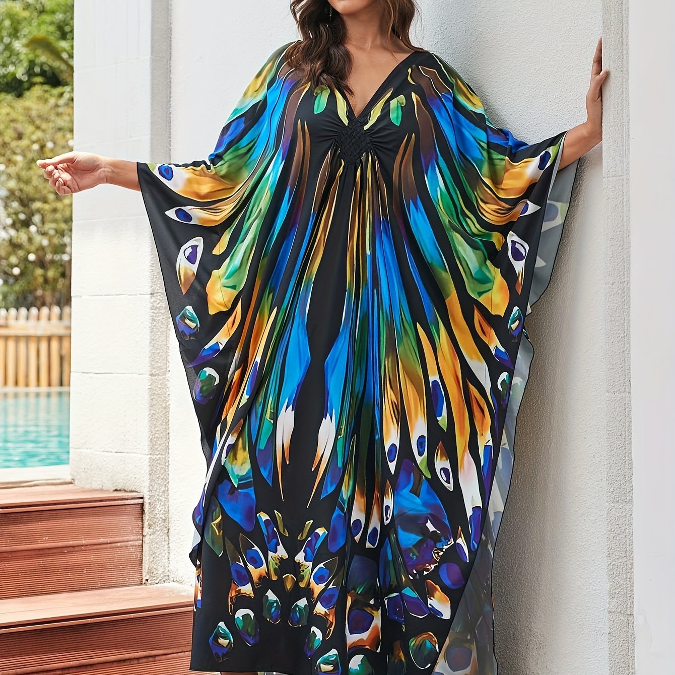 Elegante Kaftán Maxi de Impresión de Pavo Real Multicolor para Mujeres con Escote en V y Manga Murciélago Fluyente