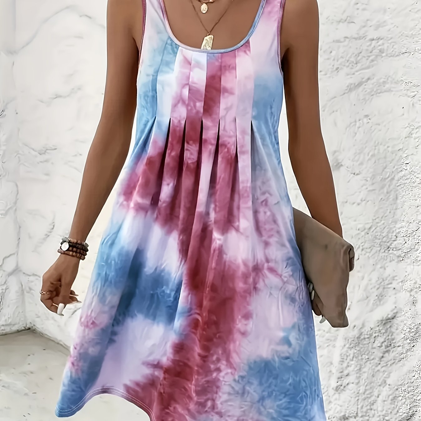Vestido Mini Tie Dye Sin Esfuerzo para Mujeres con Escote Redondo, Sin Mangas y Frontal Plisado Estilo Bohemio