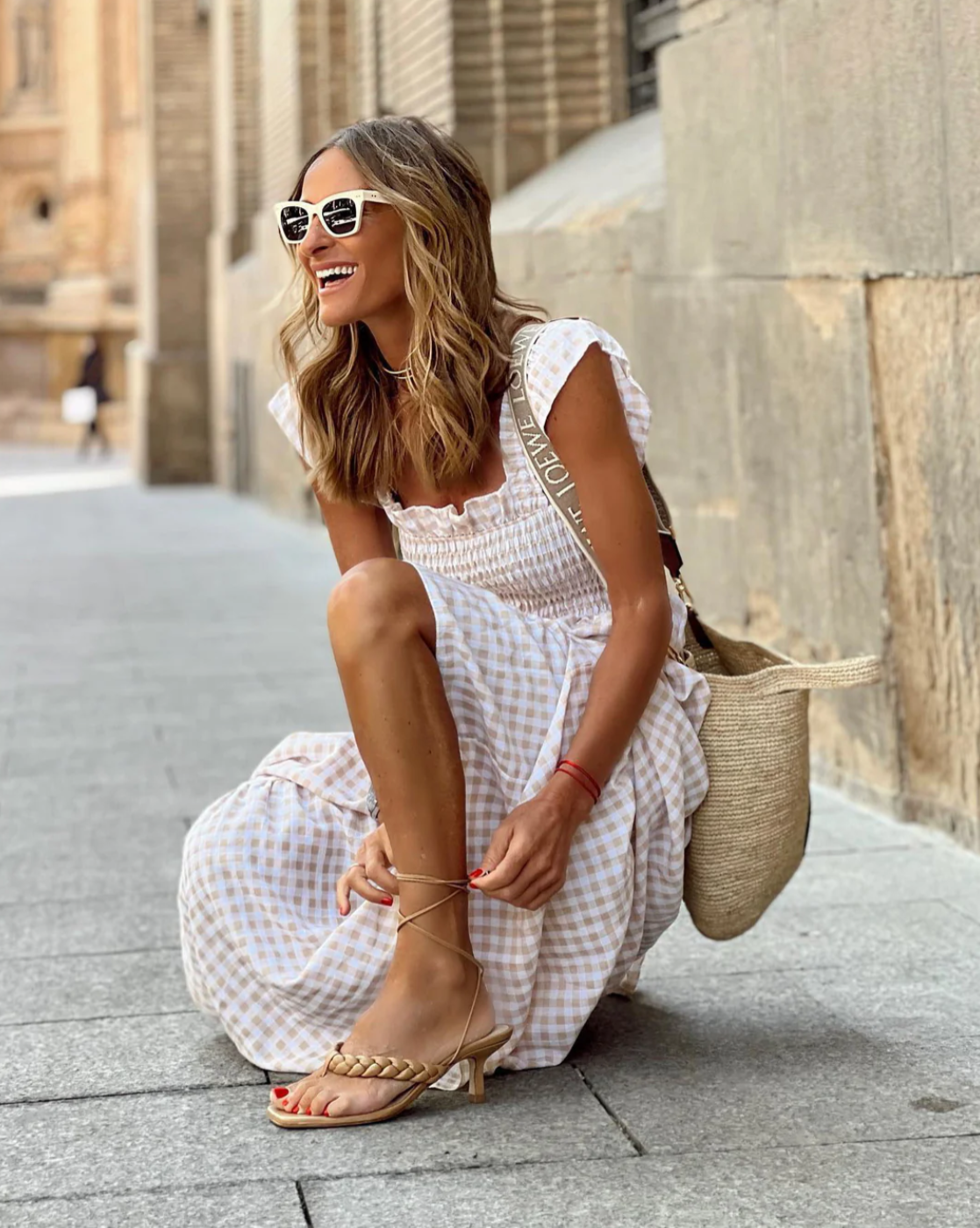 Vestido Maxi de Gingham para Mujeres con Cuello Cuadrado, Mangas con Volantes y Estilo Bohemio
