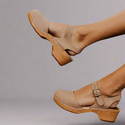 Sandalía de Madera de Cuero para Mujeres con Tira de Hebilla y Punta Cerrada, Estilo Casual
