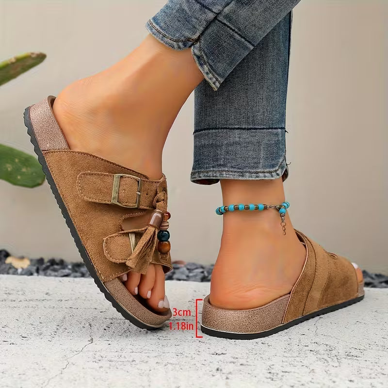 Sandalias de Deslizamiento Cómodas para Mujeres con Detalle de Borlas, Correa con Hebilla, Plantilla Contorneada y Estilo de Punta Abierta