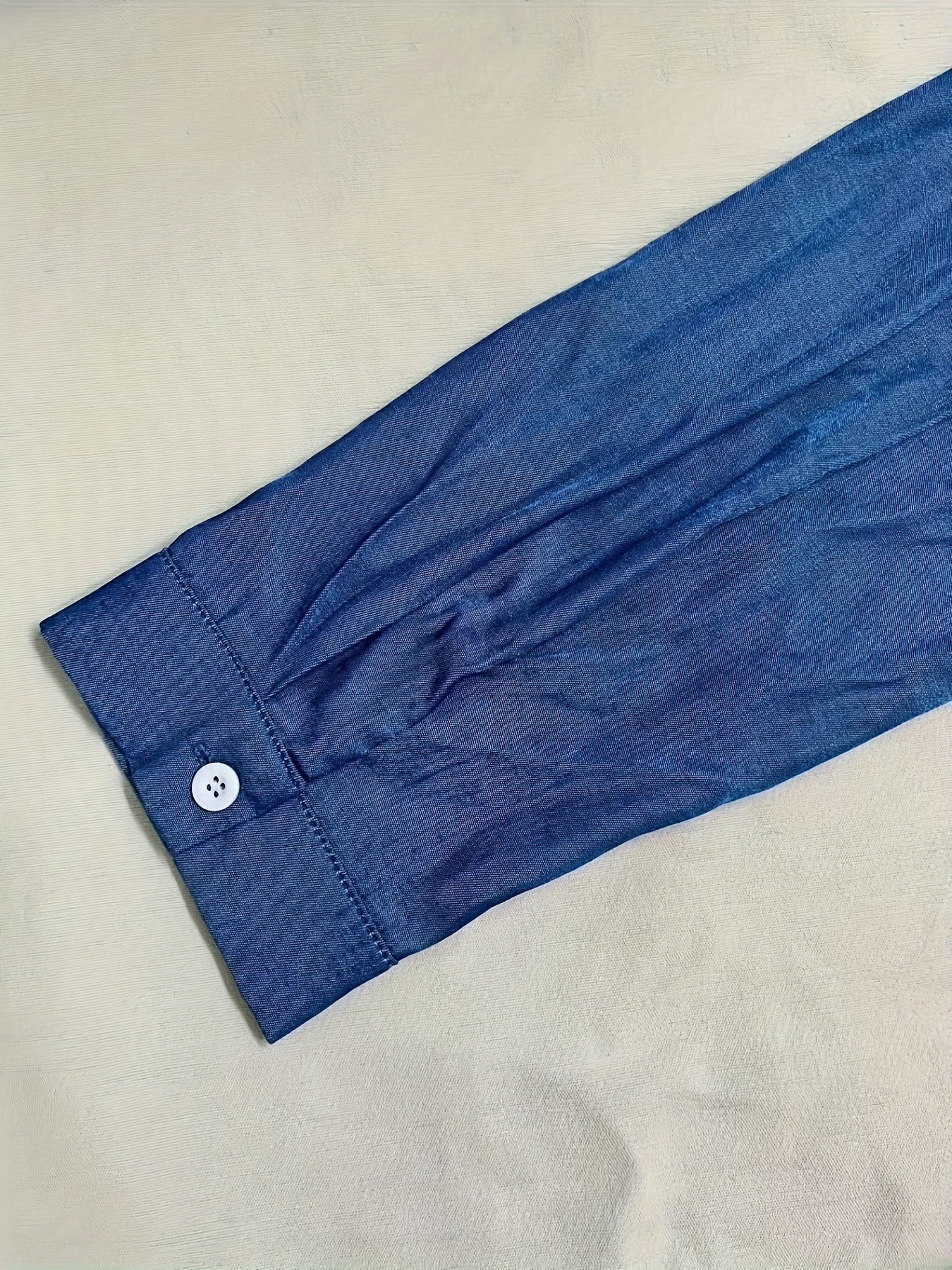 Vestido Camisero Maxi de Denim Azul Elegante para Mujeres con Cuello, Manga Larga y Bajo Asimétrico, Estilo Casual