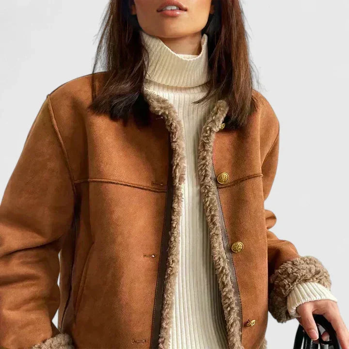 Chaqueta de Piel Suede Marrón Elegante para Mujeres con Cuello Redondo, Manga Larga, Botones Frontal, Estilo Corto