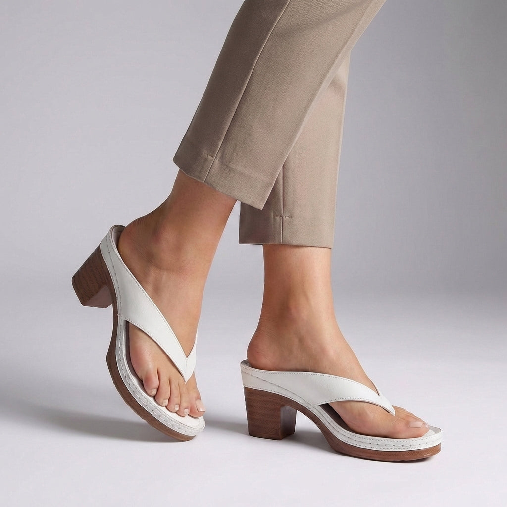 Sandalía de Plataforma Elegante de Cuero Negro para Mujeres con Tira de Dedo y Tacón de Madera Apilada Estilo Casual