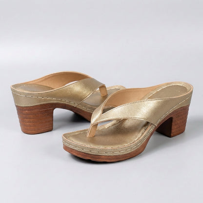 Sandalía de Plataforma Elegante de Cuero Negro para Mujeres con Tira de Dedo y Tacón de Madera Apilada Estilo Casual