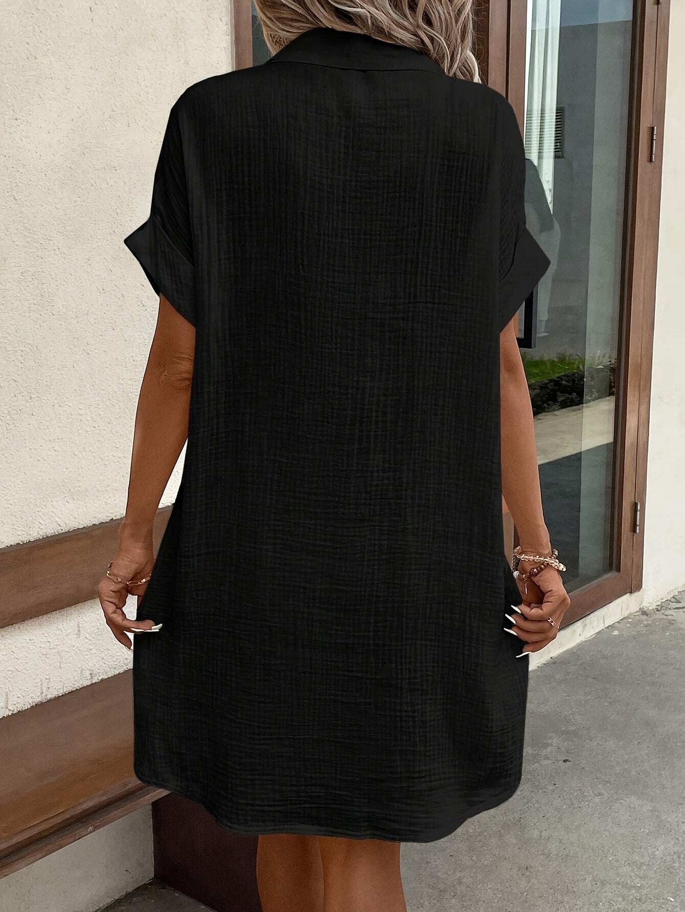 Vestido Camisa Texturizado Sin Esfuerzo para Mujeres con Cuello, Manga Corta, Botones Frontales, Estilo Casual Relajado