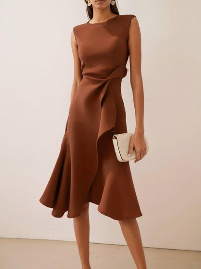 Vestido Midi Elegante con Drapé para Mujeres con Escote Barco, Sin Mangas y Bajo con Volantes Asimétricos Estilo Cóctel