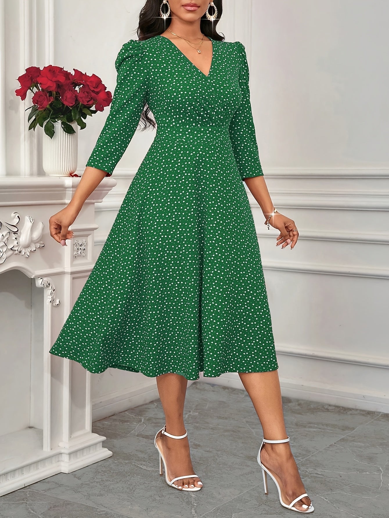 Elegante Vestido Midi de Lunares Verdes para Mujeres con Escote en V y Mangas de Codo, Estilo para Invitadas de Boda