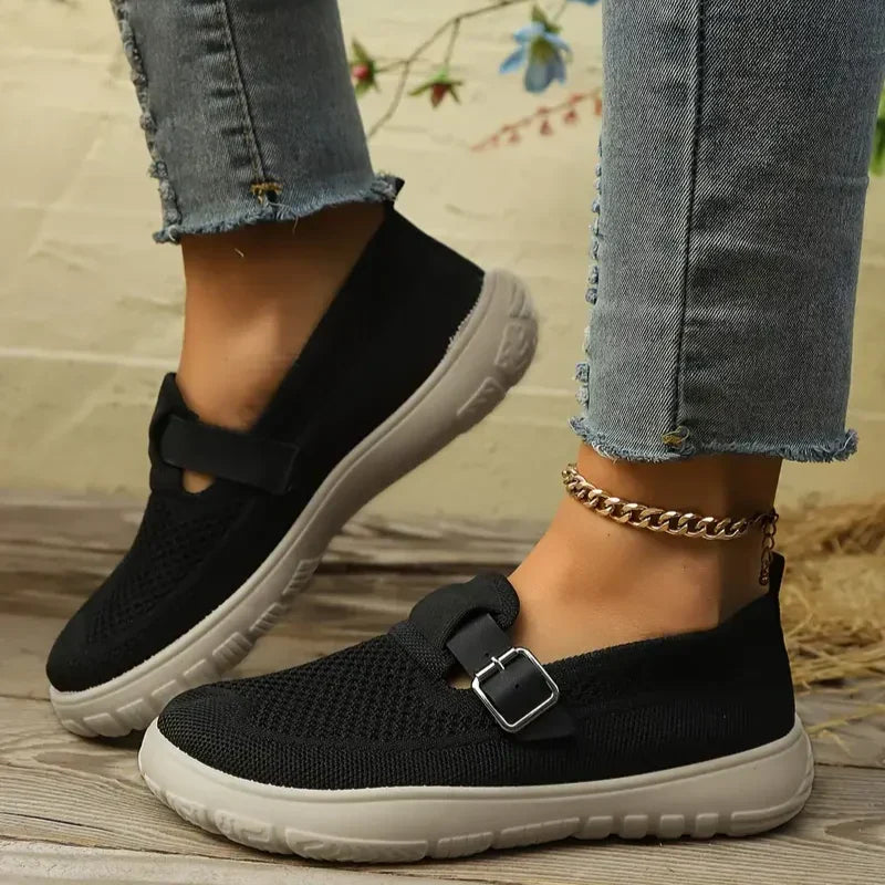 Zapatilla de punto sin cordones para mujeres con suela de plataforma y correa de hebilla, estilo casual