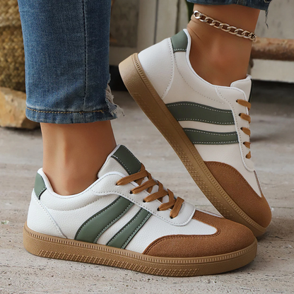 Zapatillas Cómodas para Mujeres con Raya Lateral en Contraste Suela de Goma Estilo Retro