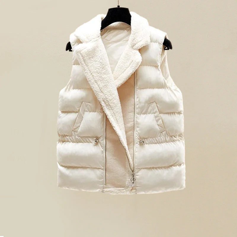 Conjunto de Tres Piezas de Punto Blanco Cómodo para Mujeres con Suéter de Cuello Alto, Chaleco Acolchado y Pantalón de Pierna Ancha Estilo Casual